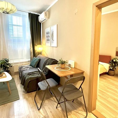 Apartment Jenny - Old Town, Free Private Parking, Ac Братислава Экстерьер фото