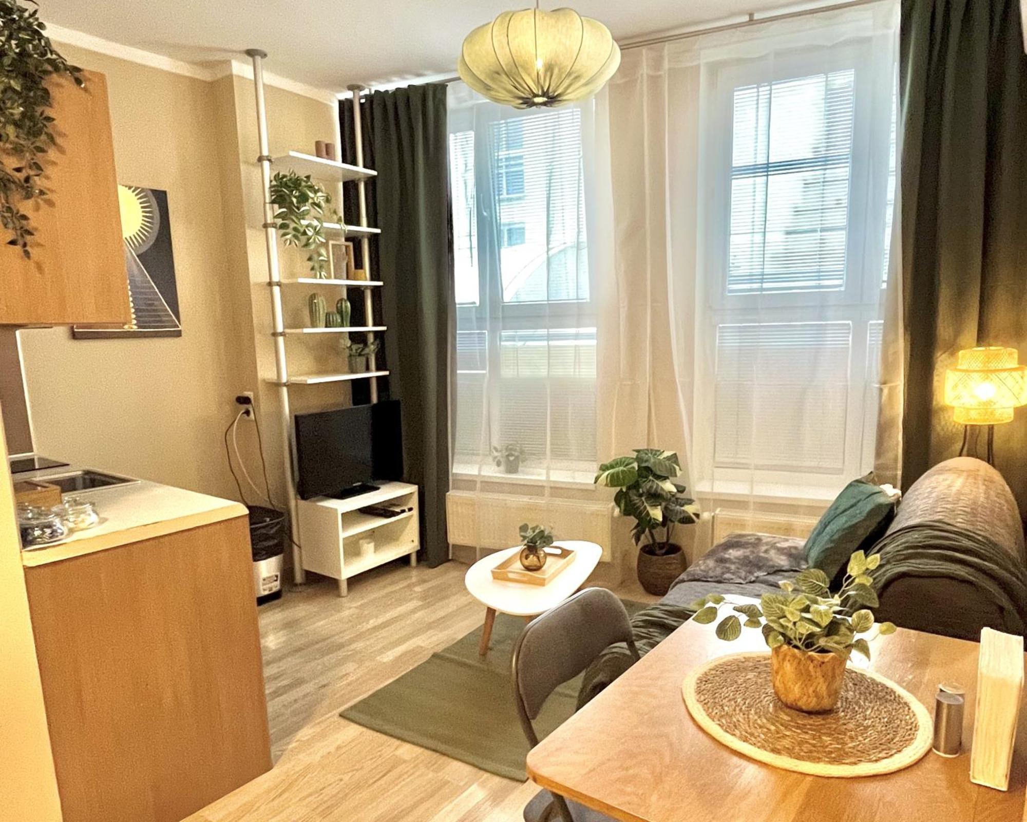 Apartment Jenny - Old Town, Free Private Parking, Ac Братислава Экстерьер фото