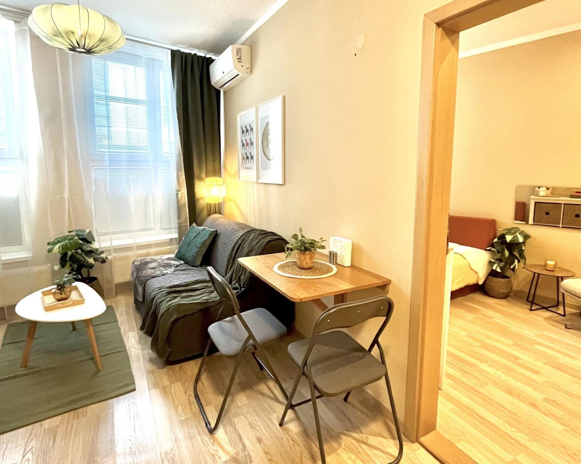 Apartment Jenny - Old Town, Free Private Parking, Ac Братислава Экстерьер фото